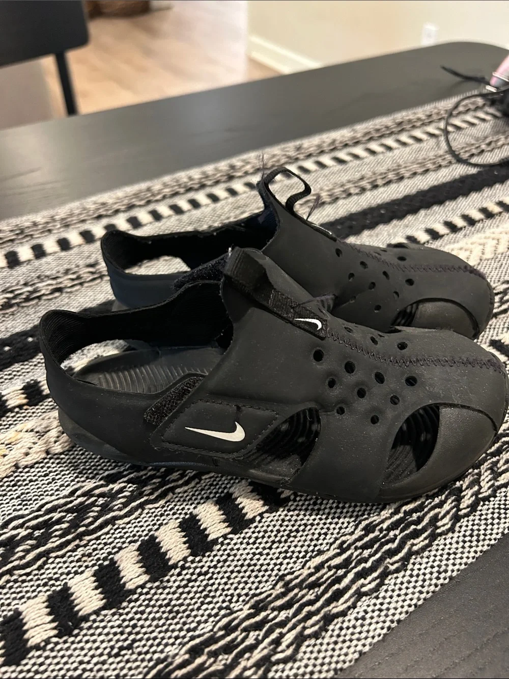 Nike Kids Black Slip-On Water Shoes Sunray Protect 2 toddler sandals